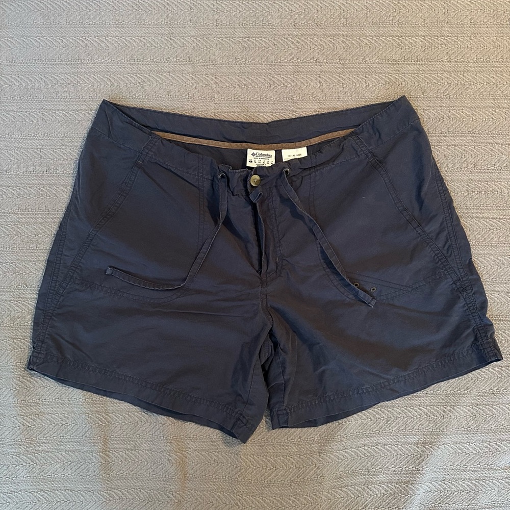 Columbia navy, active shorts, women XL, men L